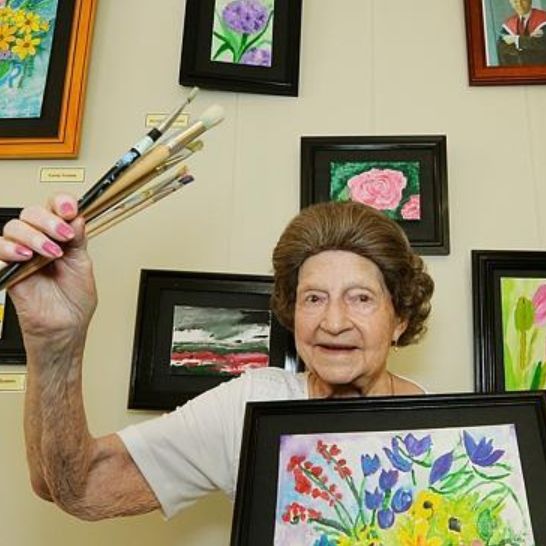 Арт-терапия: польза рисования для пожилых людей